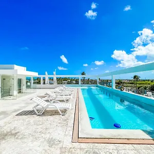 Rooftop Pool Ducassi Tropicana Studio Suites Deluxe Club & Punta Cana